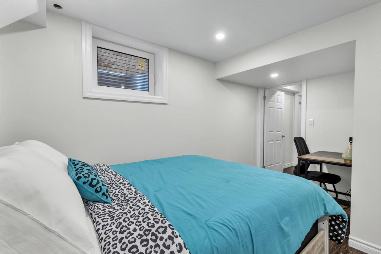 Modern 1 Bedroom + Den In Cambridge Buitenkant foto